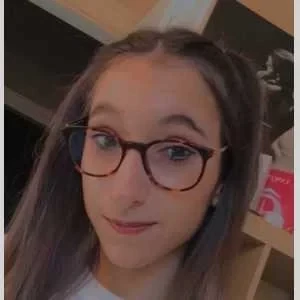 Melie, babysitter à Magalas