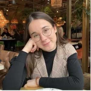 Candice, babysitter à Dijon