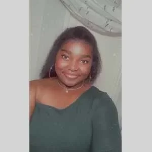 Irence, babysitter à Laval