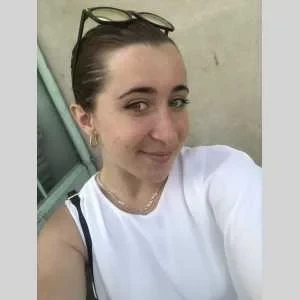 Marine , babysitter à Chateauneuf de Galaure