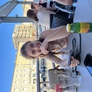 Julie, babysitter à Malemort