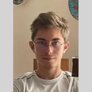 Arthur, babysitter à Champvans