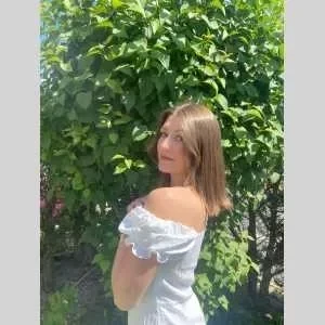 Lola, babysitter à La Veuve