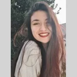 Lou , babysitter à Saint Michel en l Herm