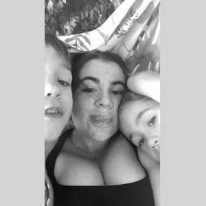 Nina , babysitter à Le Croisic