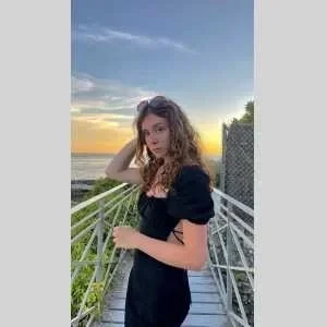 Zoé, babysitter à Ballan Mire