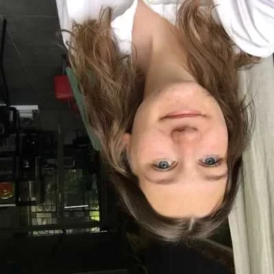 Manon, babysitter à Brignais