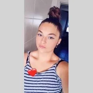 Chloé , babysitter à Saint Dizier