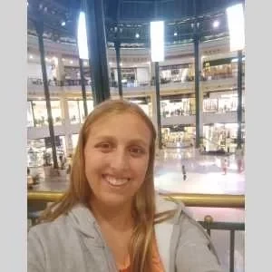 Julia, babysitter à Sannois