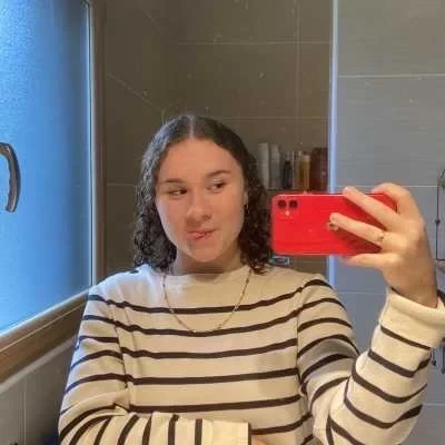 Romane, babysitter à Languidic