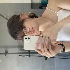 Alexia, babysitter à Nimes