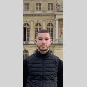 Julien, babysitter à Lille