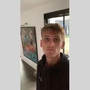 Julien, babysitter à Bois d Arcy