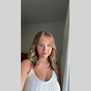 Manon , babysitter à Quincy Voisins