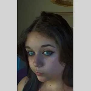 Manon, babysitter à Carbon Blanc