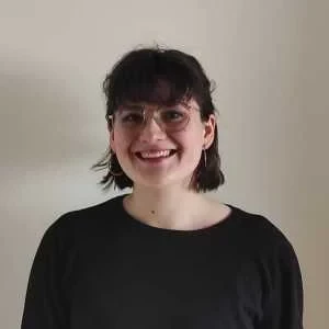 Alice, babysitter à Le Val Saint Pere