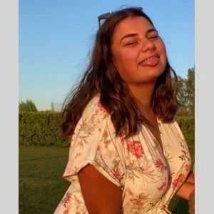 Alizée , babysitter à Saint Remy