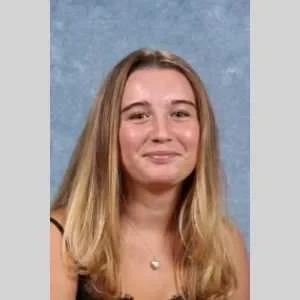 Julie , babysitter à Chavenay