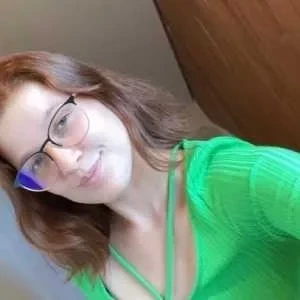 Clara, babysitter à Villiers le Morhier