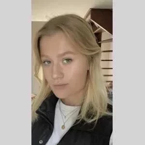 Elyna, babysitter à Carentan les Marais