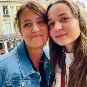 Alix, babysitter à Nanterre