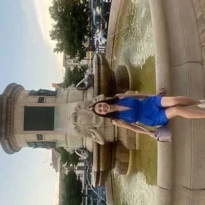 Chloé , babysitter à Roanne