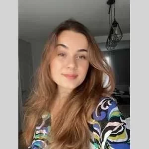 Esther, babysitter à Leuville sur Orge