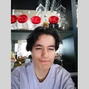 Liana, babysitter à Romainville