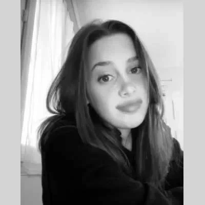 Ambre, babysitter à Meys