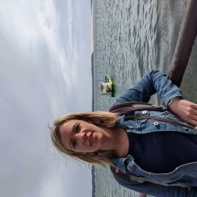 Laetitia , babysitter à Saint Romain de Popey