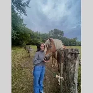 Rose, babysitter à Montmorency