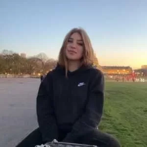 Apolline, babysitter à Vert le Petit