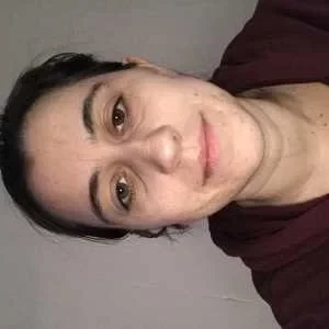 Brenda , babysitter à Notre Dame de Bondeville