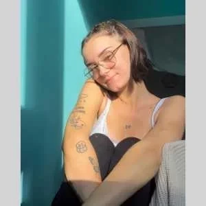 Lorenza , babysitter à Hyeres