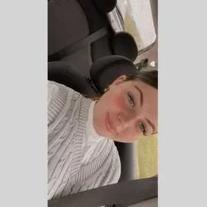 Marine , babysitter à Marolles