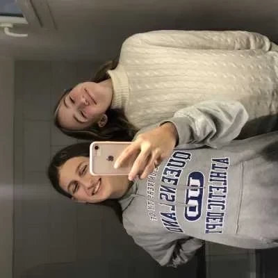 Louise, babysitter à Les Loges en Josas