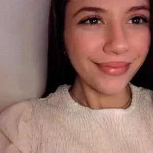 Julie, babysitter à Saint Esteve