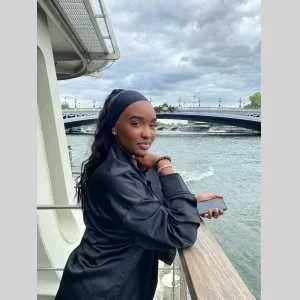 Lina, babysitter à Lys lez Lannoy