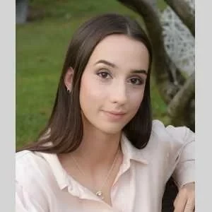 Lycue, babysitter à Le Luc