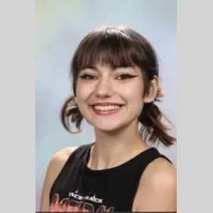 Salomé , babysitter à Trets