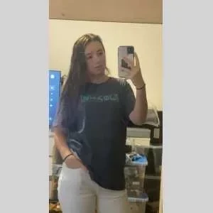 Melyna, babysitter à Carnac