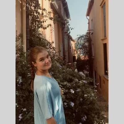 Emmy , babysitter à Sainte Marie la Mer