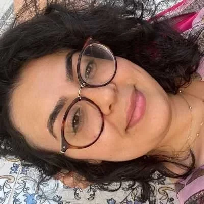 Faiza, babysitter à Tours