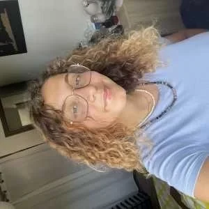 Zohra , babysitter à Saint Leonard