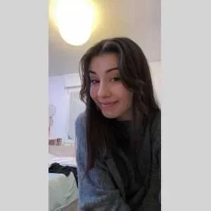 Claire, babysitter à Saussan