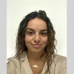 Alia, babysitter à La Seyne sur Mer