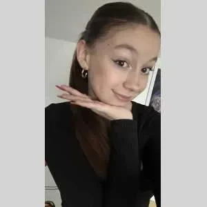 Naomy, babysitter à Semblancay