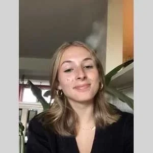 Capucine , babysitter à Saint Benoit