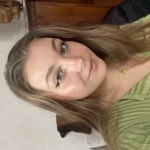 Justine, babysitter à Lieusaint