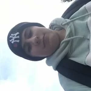 Juline, babysitter à Les Essarts le Roi